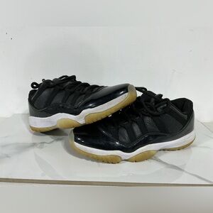 Air Jordan 11 Low 72-10 Retro Mens Black Sneakers 2022 AV2187-001